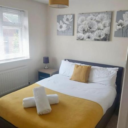 Ashford Holiday Home Smithy Drive Sleeps 5 Free Wifi And Vehicle Parking Kingsnorth ภายนอก รูปภาพ