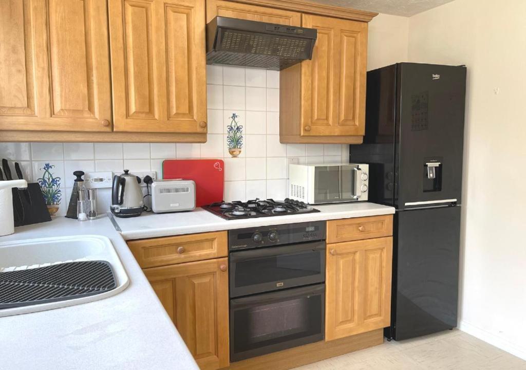Ashford Holiday Home Smithy Drive Sleeps 5 Free Wifi And Vehicle Parking Kingsnorth ภายนอก รูปภาพ