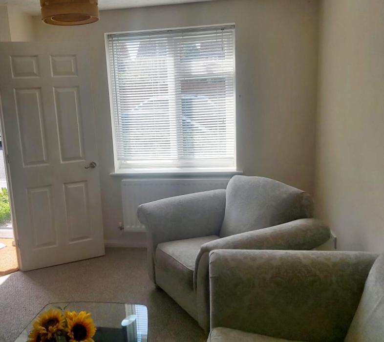Ashford Holiday Home Smithy Drive Sleeps 5 Free Wifi And Vehicle Parking Kingsnorth ภายนอก รูปภาพ