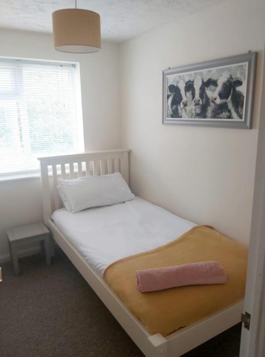 Ashford Holiday Home Smithy Drive Sleeps 5 Free Wifi And Vehicle Parking Kingsnorth ภายนอก รูปภาพ